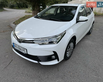 Білий Тойота Королла, об'ємом двигуна 1.33 л та пробігом 179 тис. км за 9500 $, фото 7 на Automoto.ua