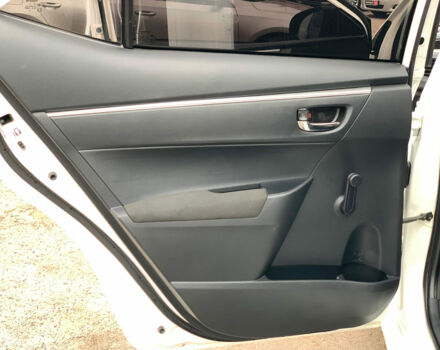 Белый Тойота Королла, объемом двигателя 1.3 л и пробегом 150 тыс. км за 12390 $, фото 10 на Automoto.ua