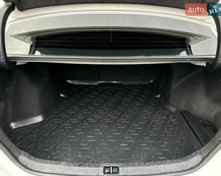 Білий Тойота Королла, об'ємом двигуна 1.6 л та пробігом 41 тис. км за 16250 $, фото 23 на Automoto.ua