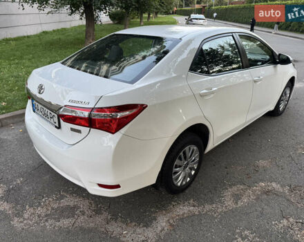 Білий Тойота Королла, об'ємом двигуна 1.33 л та пробігом 179 тис. км за 9500 $, фото 2 на Automoto.ua