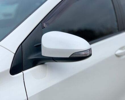 Белый Тойота Королла, объемом двигателя 1.3 л и пробегом 150 тыс. км за 12390 $, фото 36 на Automoto.ua