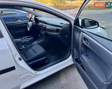 Белый Тойота Королла, объемом двигателя 1.6 л и пробегом 147 тыс. км за 13200 $, фото 6 на Automoto.ua