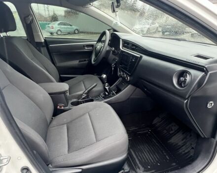 Белый Тойота Королла, объемом двигателя 1.3 л и пробегом 67 тыс. км за 11850 $, фото 12 на Automoto.ua