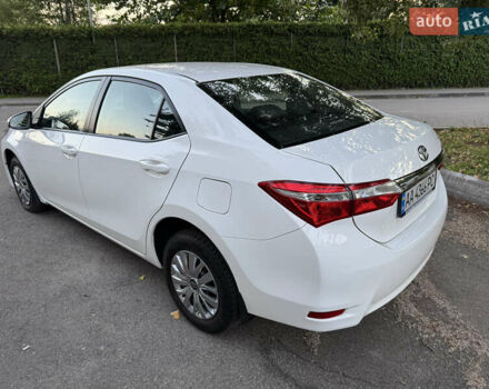Білий Тойота Королла, об'ємом двигуна 1.33 л та пробігом 179 тис. км за 9500 $, фото 4 на Automoto.ua