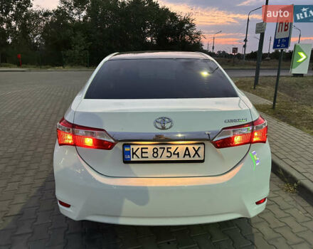 Тойота Королла 2017 у Дніпро (Дніпропетровську) на Automoto.ua Білий Тойота Королла, об'ємом двигуна 1.6 л та пробігом 143 тис. км за 11700 $, фото 3 на Automoto.ua