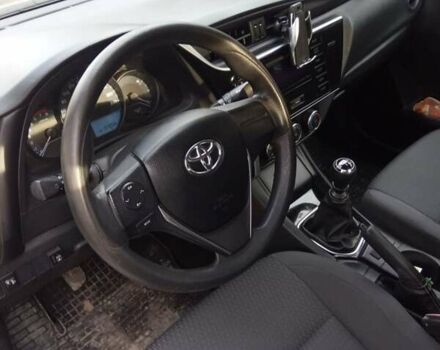 Белый Тойота Королла, объемом двигателя 1.6 л и пробегом 172 тыс. км за 12200 $, фото 1 на Automoto.ua