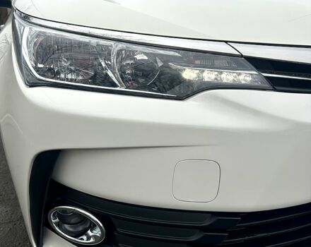 Білий Тойота Королла, об'ємом двигуна 1.6 л та пробігом 205 тис. км за 13700 $, фото 8 на Automoto.ua