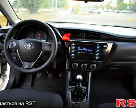 Тойота Королла 2017 у Києві на Automoto.ua Білий Тойота Королла, об'ємом двигуна 1.6 л та пробігом 187 тис. км за 9900 $, фото 5 на Automoto.ua