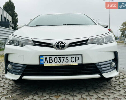 Білий Тойота Королла, об'ємом двигуна 1.6 л та пробігом 72 тис. км за 13700 $, фото 3 на Automoto.ua