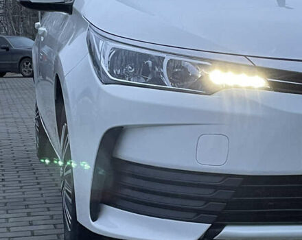 Белый Тойота Королла, объемом двигателя 1.6 л и пробегом 176 тыс. км за 12999 $, фото 12 на Automoto.ua