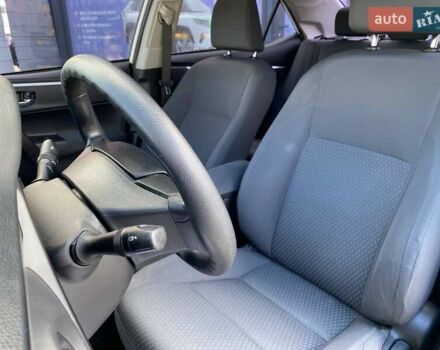 Білий Тойота Королла, об'ємом двигуна 1.6 л та пробігом 155 тис. км за 13500 $, фото 10 на Automoto.ua