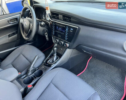 Белый Тойота Королла, объемом двигателя 1.6 л и пробегом 176 тыс. км за 13999 $, фото 7 на Automoto.ua