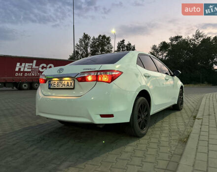 Тойота Королла 2017 у Дніпро (Дніпропетровську) на Automoto.ua Білий Тойота Королла, об'ємом двигуна 1.6 л та пробігом 143 тис. км за 11700 $, фото 4 на Automoto.ua