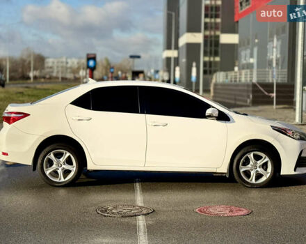 Белый Тойота Королла, объемом двигателя 1.6 л и пробегом 155 тыс. км за 12900 $, фото 3 на Automoto.ua