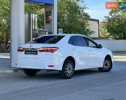 Белый Тойота Королла, объемом двигателя 1.6 л и пробегом 176 тыс. км за 13999 $, фото 2 на Automoto.ua