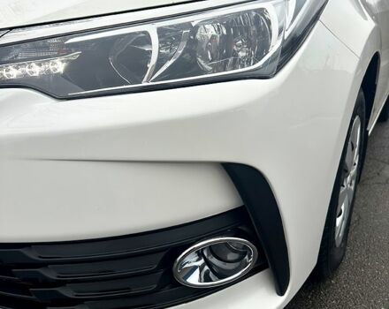 Білий Тойота Королла, об'ємом двигуна 1.6 л та пробігом 205 тис. км за 13700 $, фото 7 на Automoto.ua
