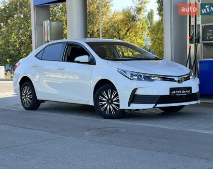 Белый Тойота Королла, объемом двигателя 1.6 л и пробегом 176 тыс. км за 13999 $, фото 4 на Automoto.ua