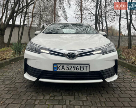 Белый Тойота Королла, объемом двигателя 1.6 л и пробегом 224 тыс. км за 11500 $, фото 2 на Automoto.ua