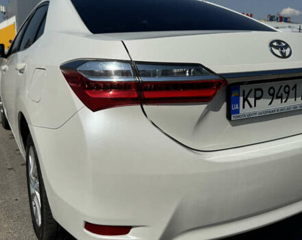 Білий Тойота Королла, об'ємом двигуна 1.6 л та пробігом 23 тис. км за 17499 $, фото 5 на Automoto.ua