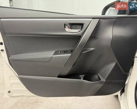 Белый Тойота Королла, объемом двигателя 1.6 л и пробегом 45 тыс. км за 16700 $, фото 17 на Automoto.ua