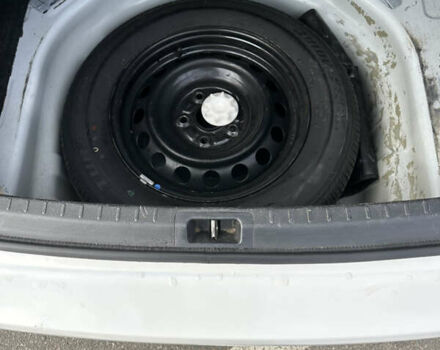 Белый Тойота Королла, объемом двигателя 1.6 л и пробегом 143 тыс. км за 13500 $, фото 9 на Automoto.ua