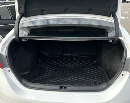 Белый Тойота Королла, объемом двигателя 1.6 л и пробегом 143 тыс. км за 13500 $, фото 7 на Automoto.ua