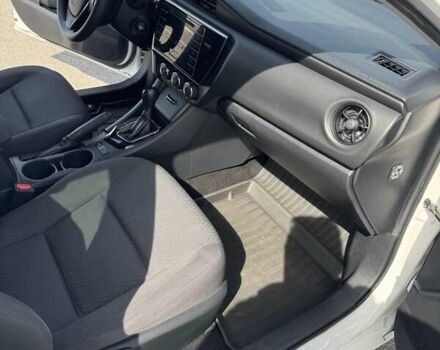 Білий Тойота Королла, об'ємом двигуна 1.6 л та пробігом 258 тис. км за 13500 $, фото 10 на Automoto.ua