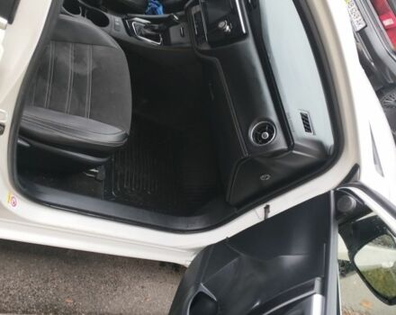 Белый Тойота Королла, объемом двигателя 1.6 л и пробегом 168 тыс. км за 15000 $, фото 9 на Automoto.ua