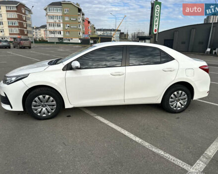 Белый Тойота Королла, объемом двигателя 1.6 л и пробегом 143 тыс. км за 13500 $, фото 3 на Automoto.ua