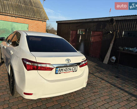 Білий Тойота Королла, об'ємом двигуна 1.33 л та пробігом 147 тис. км за 9500 $, фото 4 на Automoto.ua