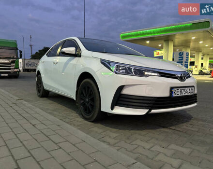 Тойота Королла 2017 у Дніпро (Дніпропетровську) на Automoto.ua Білий Тойота Королла, об'ємом двигуна 1.6 л та пробігом 143 тис. км за 11700 $, фото 1 на Automoto.ua