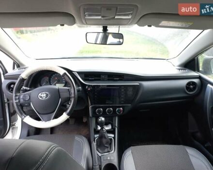 Білий Тойота Королла, об'ємом двигуна 1.33 л та пробігом 41 тис. км за 12500 $, фото 5 на Automoto.ua