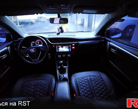 Белый Тойота Королла, объемом двигателя 1.3 л и пробегом 115 тыс. км за 12000 $, фото 4 на Automoto.ua