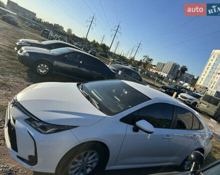 Тойота Королла 2019 в Полтаве на Automoto.ua Белый Тойота Королла, объемом двигателя 1.6 л и пробегом 125 тыс. км за 18000 $, фото 10 на Automoto.ua