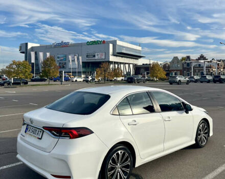 Білий Тойота Королла, об'ємом двигуна 1.6 л та пробігом 43 тис. км за 17000 $, фото 3 на Automoto.ua