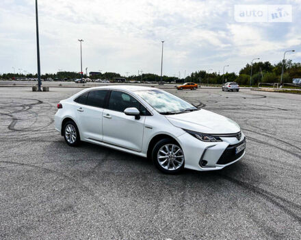 Белый Тойота Королла, объемом двигателя 1.8 л и пробегом 130 тыс. км за 19999 $, фото 8 на Automoto.ua