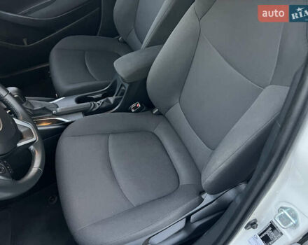 Белый Тойота Королла, объемом двигателя 1.6 л и пробегом 70 тыс. км за 15500 $, фото 15 на Automoto.ua