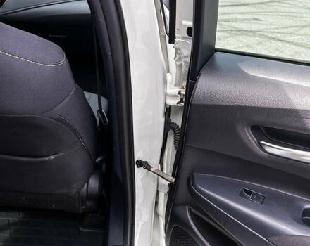 Белый Тойота Королла, объемом двигателя 1.8 л и пробегом 130 тыс. км за 19999 $, фото 11 на Automoto.ua