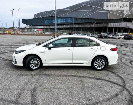 Белый Тойота Королла, объемом двигателя 1.8 л и пробегом 130 тыс. км за 19999 $, фото 1 на Automoto.ua