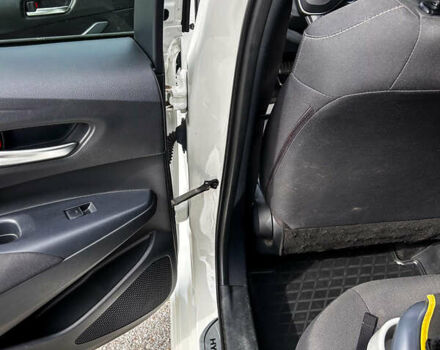 Белый Тойота Королла, объемом двигателя 1.8 л и пробегом 130 тыс. км за 19999 $, фото 14 на Automoto.ua