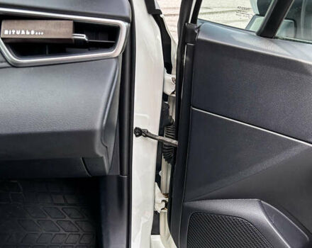 Белый Тойота Королла, объемом двигателя 1.8 л и пробегом 130 тыс. км за 19999 $, фото 12 на Automoto.ua