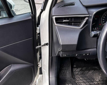 Белый Тойота Королла, объемом двигателя 1.8 л и пробегом 130 тыс. км за 19999 $, фото 13 на Automoto.ua