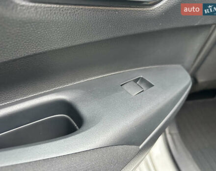 Білий Тойота Королла, об'ємом двигуна 1.6 л та пробігом 115 тис. км за 15000 $, фото 9 на Automoto.ua