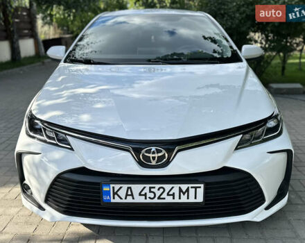 Білий Тойота Королла, об'ємом двигуна 1.6 л та пробігом 51 тис. км за 15900 $, фото 1 на Automoto.ua