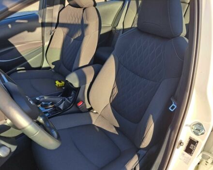 Белый Тойота Королла, объемом двигателя 0 л и пробегом 118 тыс. км за 15950 $, фото 10 на Automoto.ua