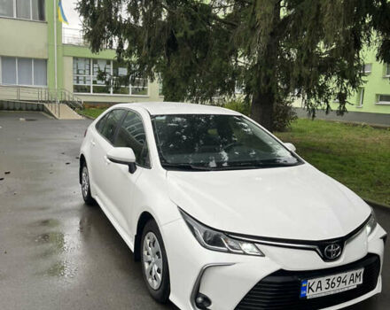 Белый Тойота Королла, объемом двигателя 1.6 л и пробегом 143 тыс. км за 14000 $, фото 2 на Automoto.ua