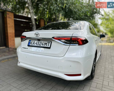 Білий Тойота Королла, об'ємом двигуна 1.6 л та пробігом 51 тис. км за 15900 $, фото 2 на Automoto.ua