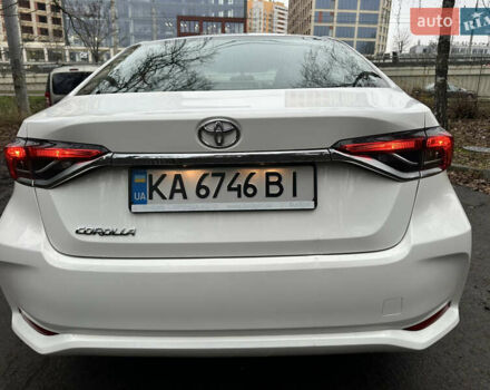 Білий Тойота Королла, об'ємом двигуна 1.6 л та пробігом 115 тис. км за 15000 $, фото 5 на Automoto.ua