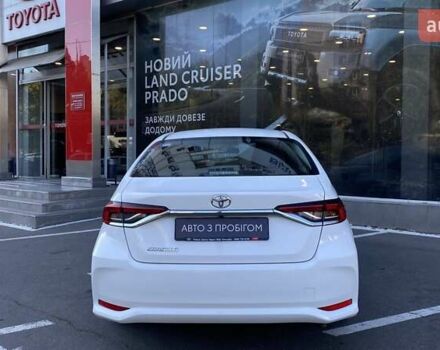 Білий Тойота Королла, об'ємом двигуна 1.6 л та пробігом 82 тис. км за 19563 $, фото 3 на Automoto.ua