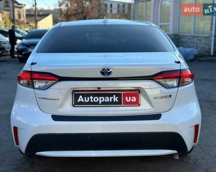 Белый Тойота Королла, объемом двигателя 1.8 л и пробегом 169 тыс. км за 20290 $, фото 4 на Automoto.ua